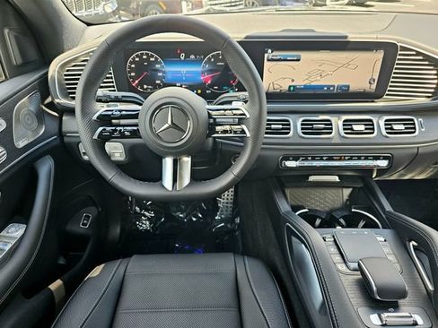 New 2026 Mercedes-Benz GLS 580 4MATIC image 30