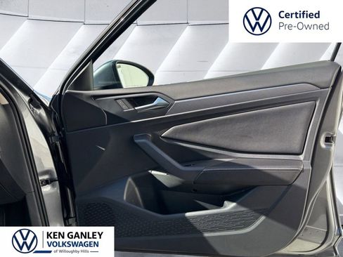 Used 2023 Volkswagen Jetta SE FWD image 24