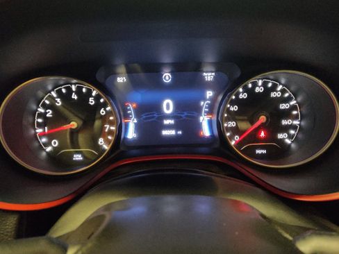 Used 2018 Jeep Compass Trailhawk w/ Leather Interior Group AWD/4WD image 23