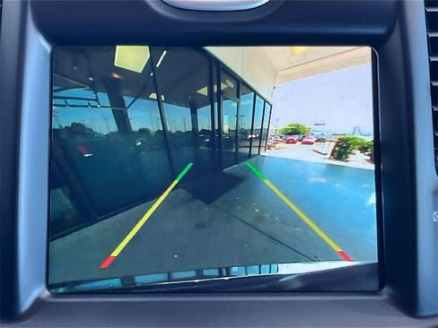 Used 2022 Chrysler 300 Touring w/ Sport Appearance Package image 13