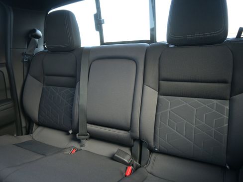 New 2026 Nissan Frontier SV image 25