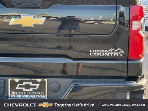 Used 2025 Chevrolet Silverado 1500 High Country w/ High Country Premium Package AWD/4WD image 8