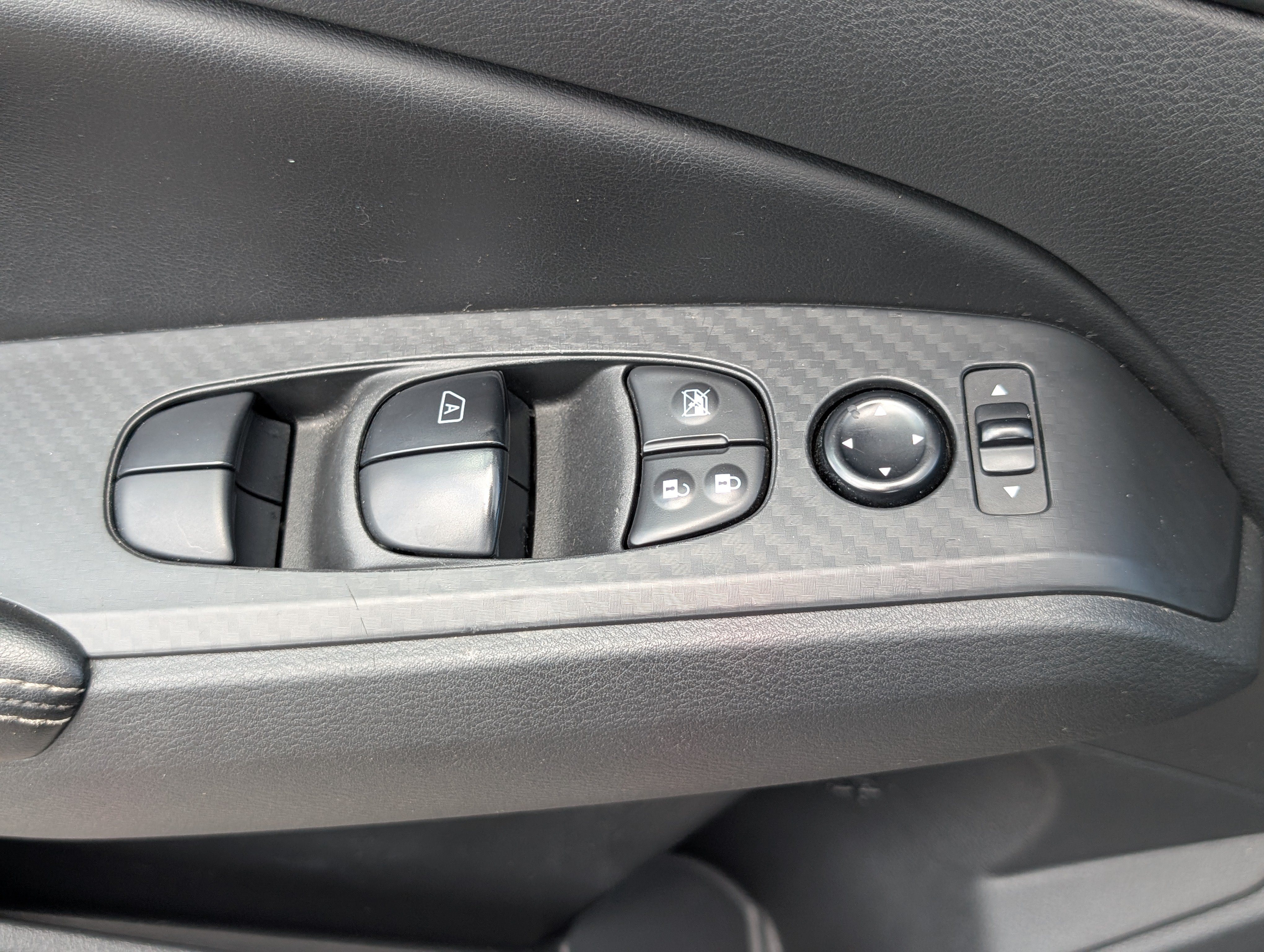 Used 2024 Nissan Altima 2.5 SV FWD image 18