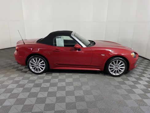 Used 2017 FIAT 124 Spider Lusso image 6