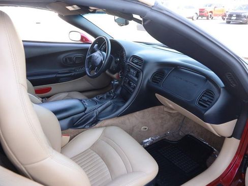 Used 2004 Chevrolet Corvette Convertible w/ Preferred Equipment Group RWD image 18