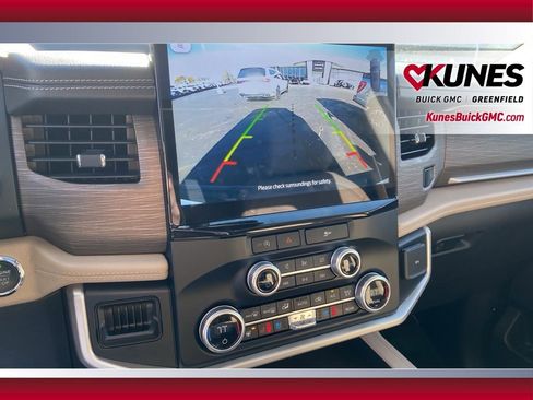 Used 2024 Ford Expedition Limited image 19