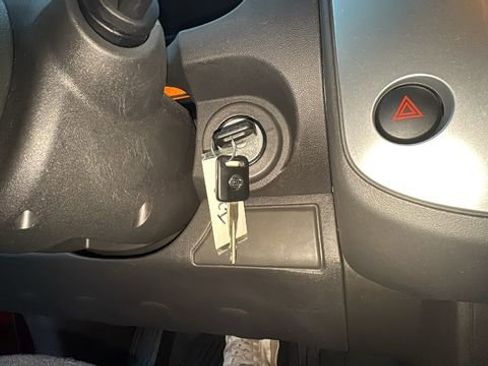 Used 2018 Nissan Frontier S image 12