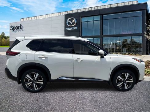 Used 2023 Nissan Rogue Platinum w/ Platinum Premium Package FWD image 2