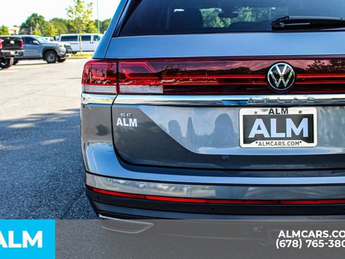Used 2024 Volkswagen Atlas SE AWD/4WD image 12