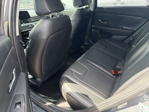 Used 2023 Hyundai Elantra Limited FWD image 8