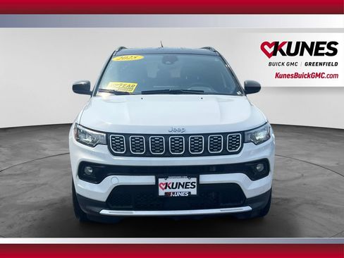 Used 2025 Jeep Compass Limited AWD/4WD image 4