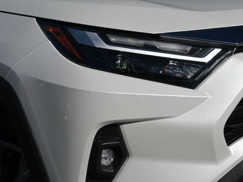 Used 2024 Toyota RAV4 XLE Premium image 13