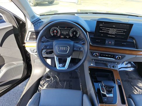 Used 2022 Audi Q5 2.0T Prestige w/ Prestige Package image 16