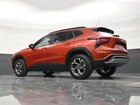 Used 2024 Chevrolet Trax LT w/ Driver Confidence Package FWD image 22