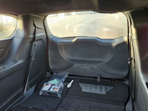 New 2026 Chrysler Pacifica Select FWD image 6