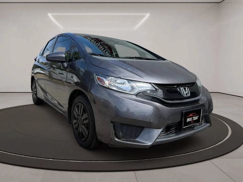 Used 2017 Honda Fit LX image 2