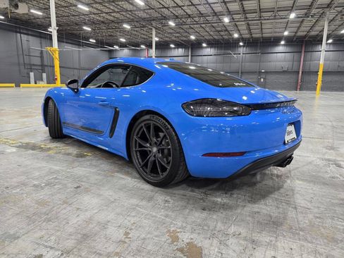 Used 2023 Porsche 718 Cayman w/ Premium Package RWD image 89
