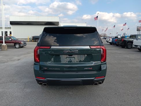 Used 2025 GMC Yukon AT4 w/ AT4 Premium Package image 4