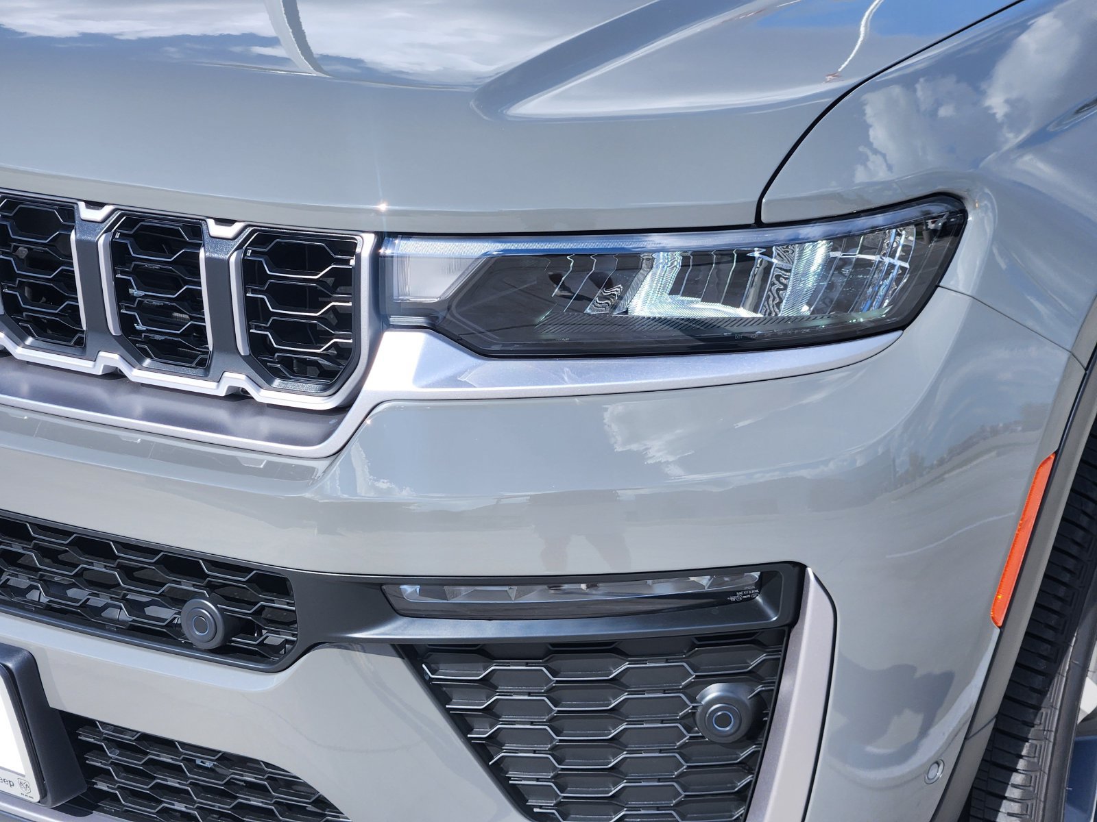 New 2027 Jeep Grand Cherokee Limited w/ Technology Group II AWD/4WD image 9