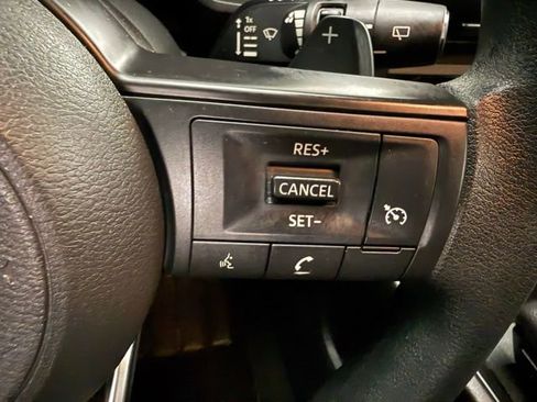 Used 2023 Nissan Rogue S image 17