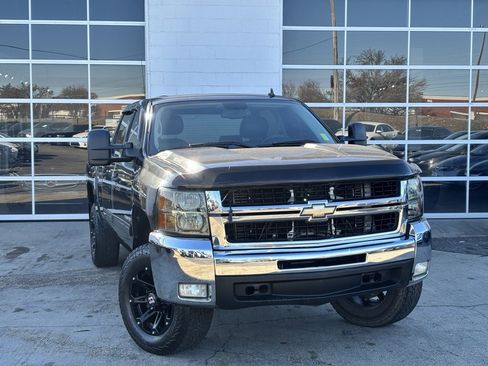 Used 2010 Chevrolet Silverado 2500 LT w/ Interior Plus Package image 1