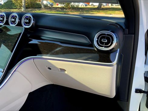 Certified 2026 Mercedes-Benz GLC 300 4MATIC image 10