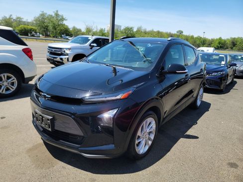 Used 2023 Chevrolet Bolt EUV LT w/ Driver Confidence Package FWD image 1