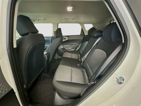 Used 2025 Kia Soul LX w/ LX Technology Package FWD image 28