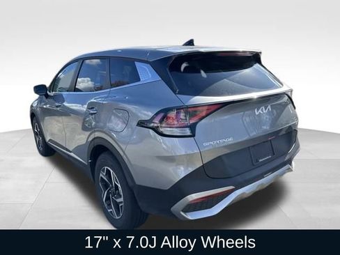 Used 2025 Kia Sportage LX image 6