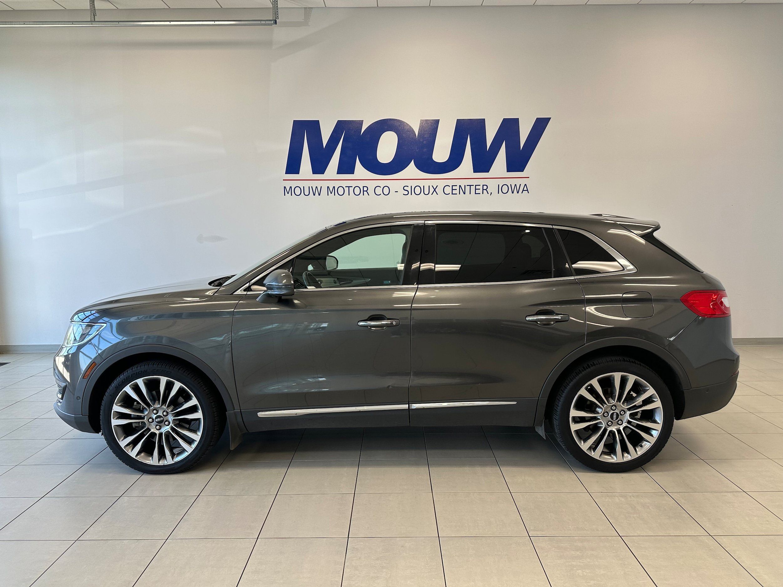 Used 2017 Lincoln MKX Reserve w/ Luxury Package AWD/4WD image 1