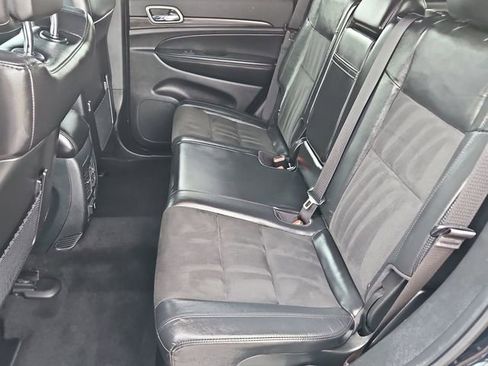 Used 2022 Jeep Grand Cherokee Laredo X AWD/4WD image 13