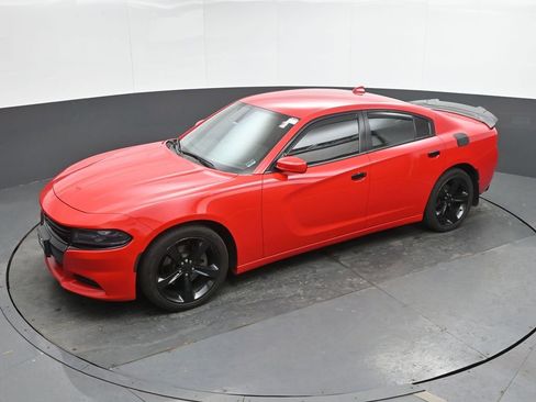 Used 2018 Dodge Charger R/T image 36