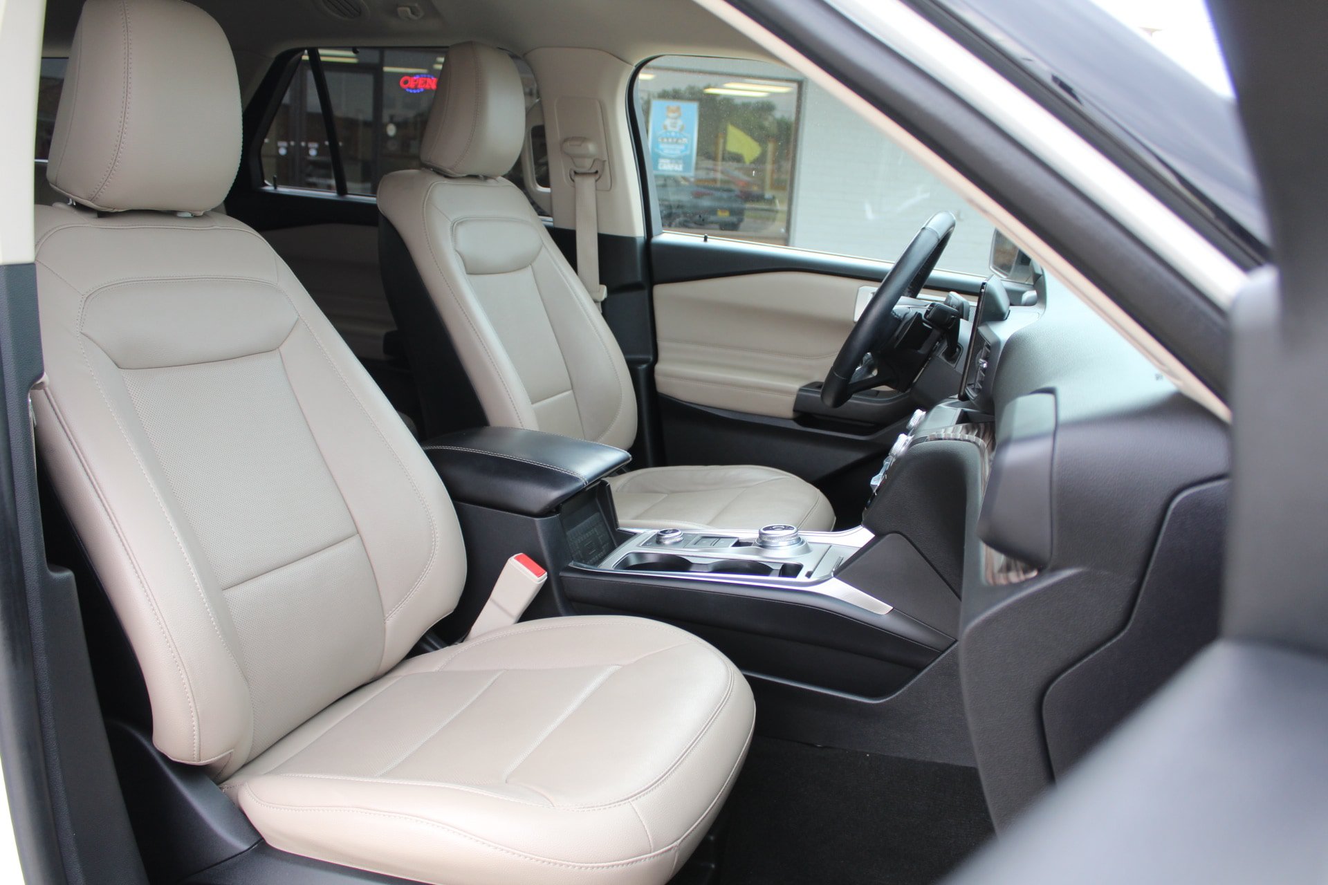 Used 2020 Ford Explorer Limited AWD/4WD image 13