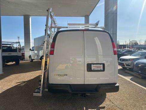 New 2025 Chevrolet Express 2500 RWD image 6