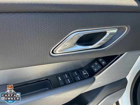 Used 2018 Land Rover Range Rover Velar R-Dynamic SE AWD/4WD image 24