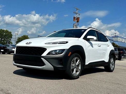 Used 2023 Hyundai Kona SEL AWD/4WD image 1