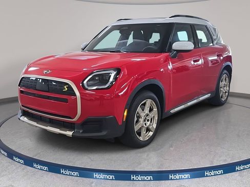 Used 2025 MINI Cooper Countryman SE image 1
