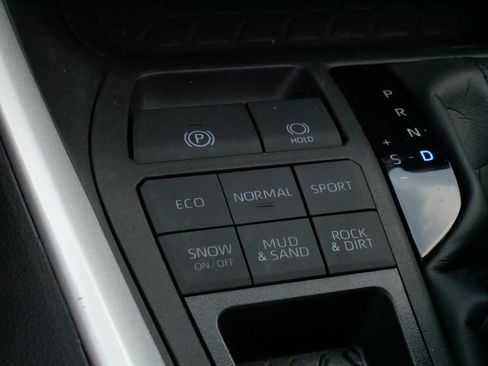 Used 2025 Toyota RAV4 XLE Premium w/ Weather Package AWD/4WD image 28