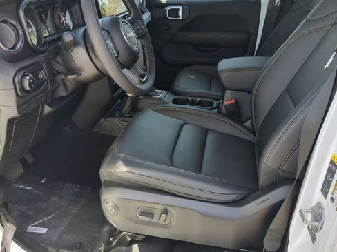 New 2025 Jeep Gladiator Sport image 11