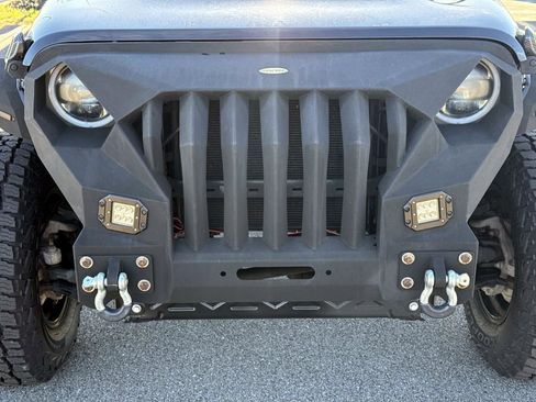 Used 2020 Jeep Gladiator Sport w/ Quick Order Package 24S image 11