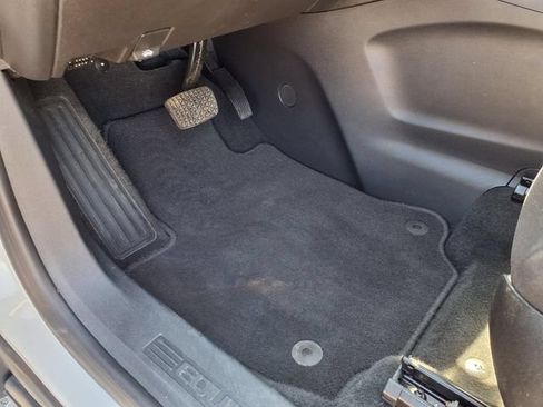 Used 2023 Chevrolet Equinox LT FWD image 48