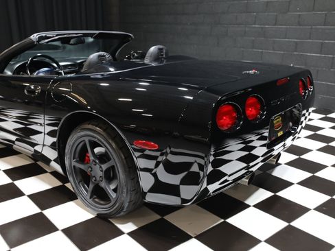 Used 2001 Chevrolet Corvette Convertible w/ Preferred Equipment Group2 RWD image 29