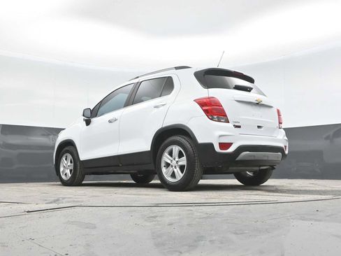 Used 2019 Chevrolet Trax LT w/ LT Convenience Package FWD image 39