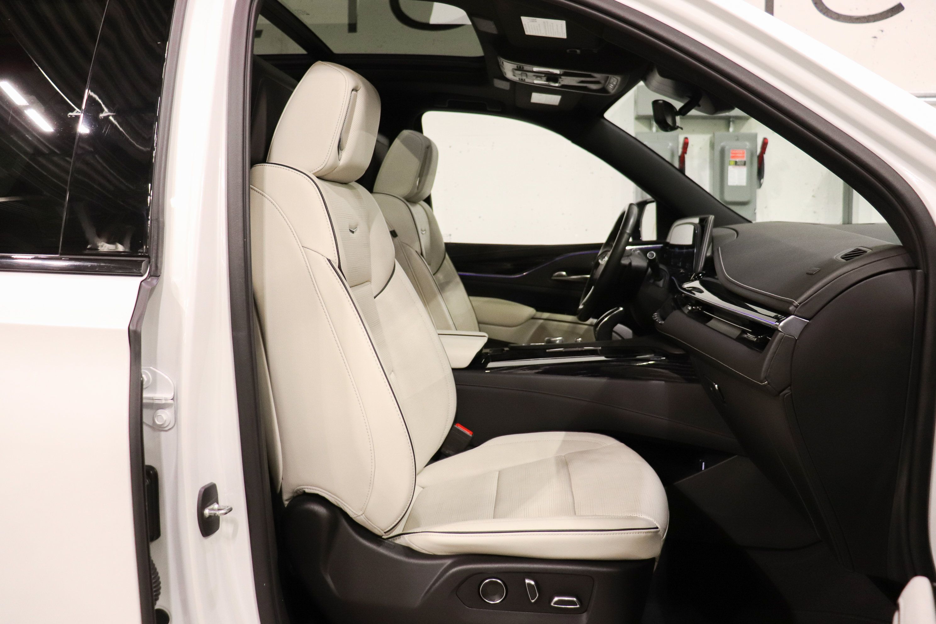 Used 2021 Cadillac Escalade Sport AWD/4WD image 15