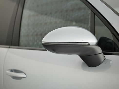 Certified 2025 Porsche Cayenne image 17