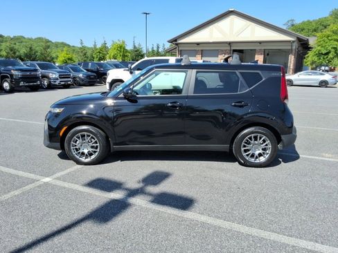 Used 2022 Kia Soul LX FWD image 8