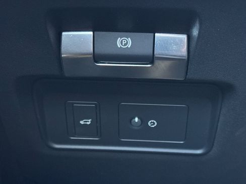 Used 2023 Land Rover Discovery Sport S image 31