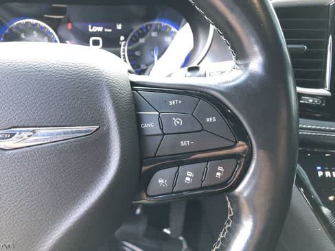 Used 2021 Chrysler Pacifica Touring-L w/ S Appearance Package AWD/4WD image 28