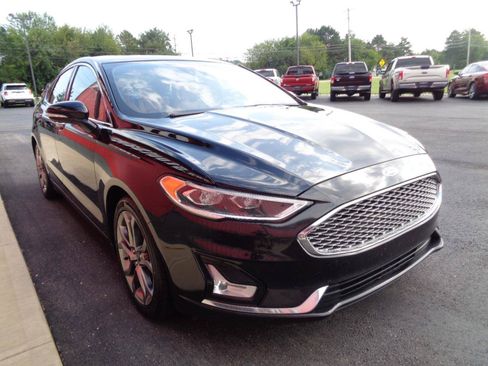 Used 2020 Ford Fusion Titanium FWD image 4