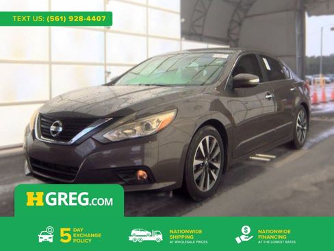 Used 2016 Nissan Altima 2.5 SL w/ Moonroof Package FWD image 1
